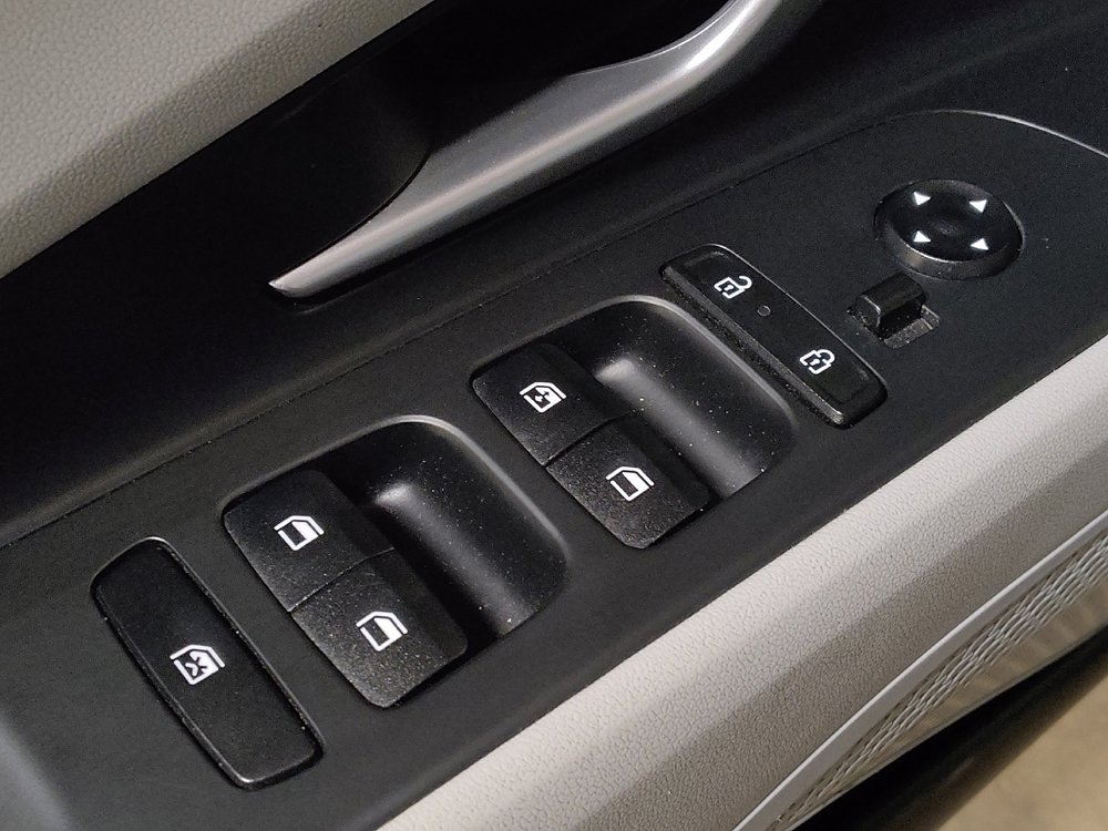 Used 2024 Hyundai Elantra Limited image 27