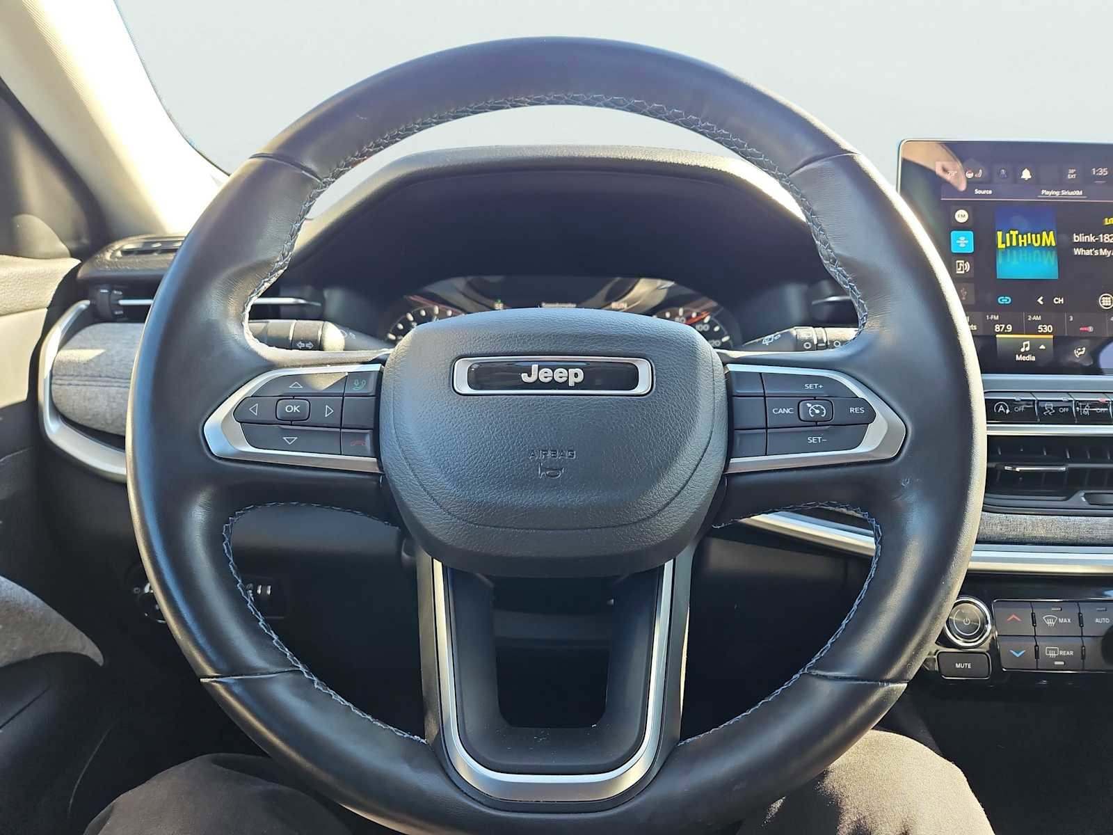 Used 2022 Jeep Compass Latitude w/ Convenience Group AWD/4WD image 30
