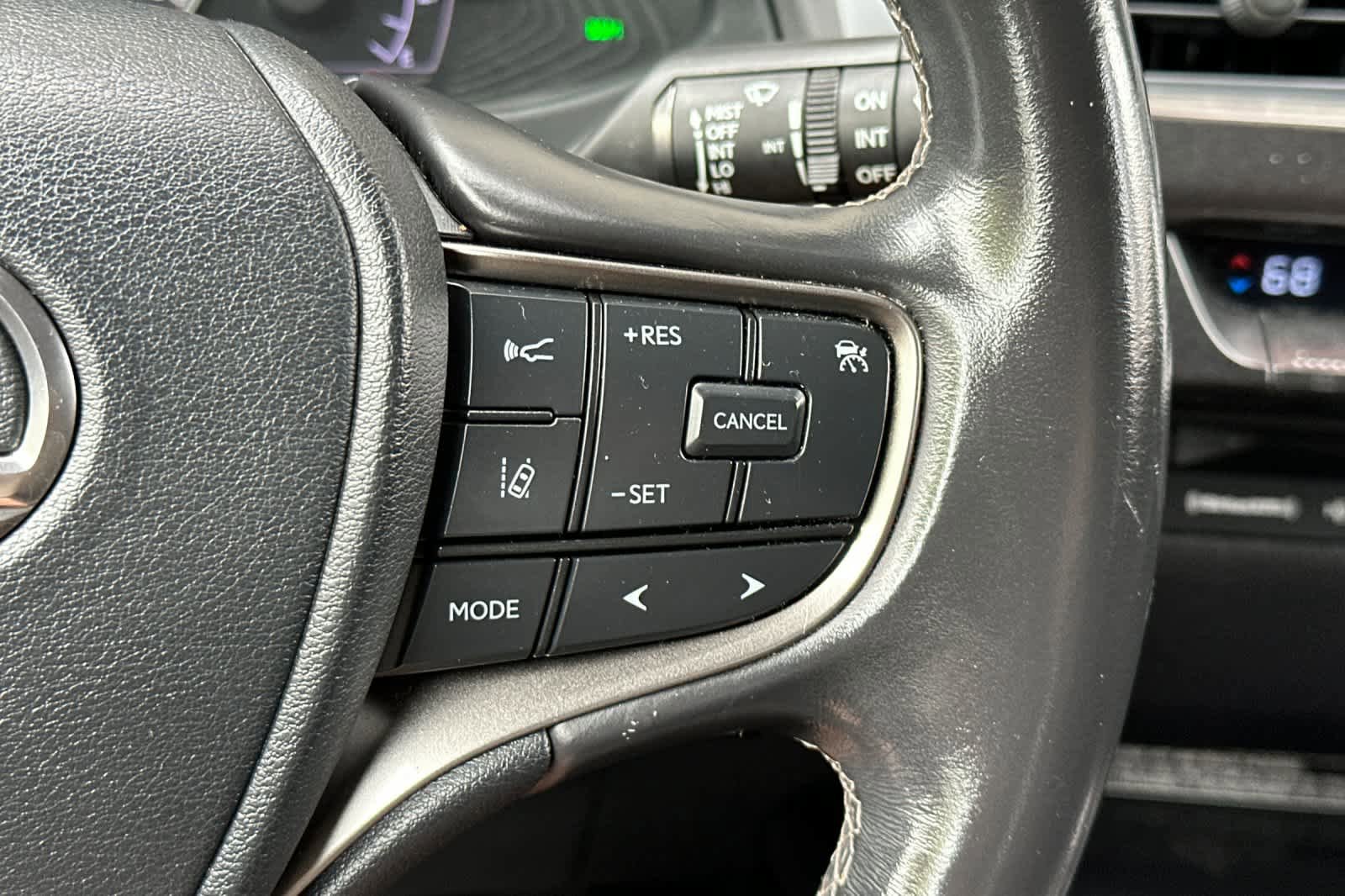 Used 2021 Lexus UX 250h AWD/4WD image 27