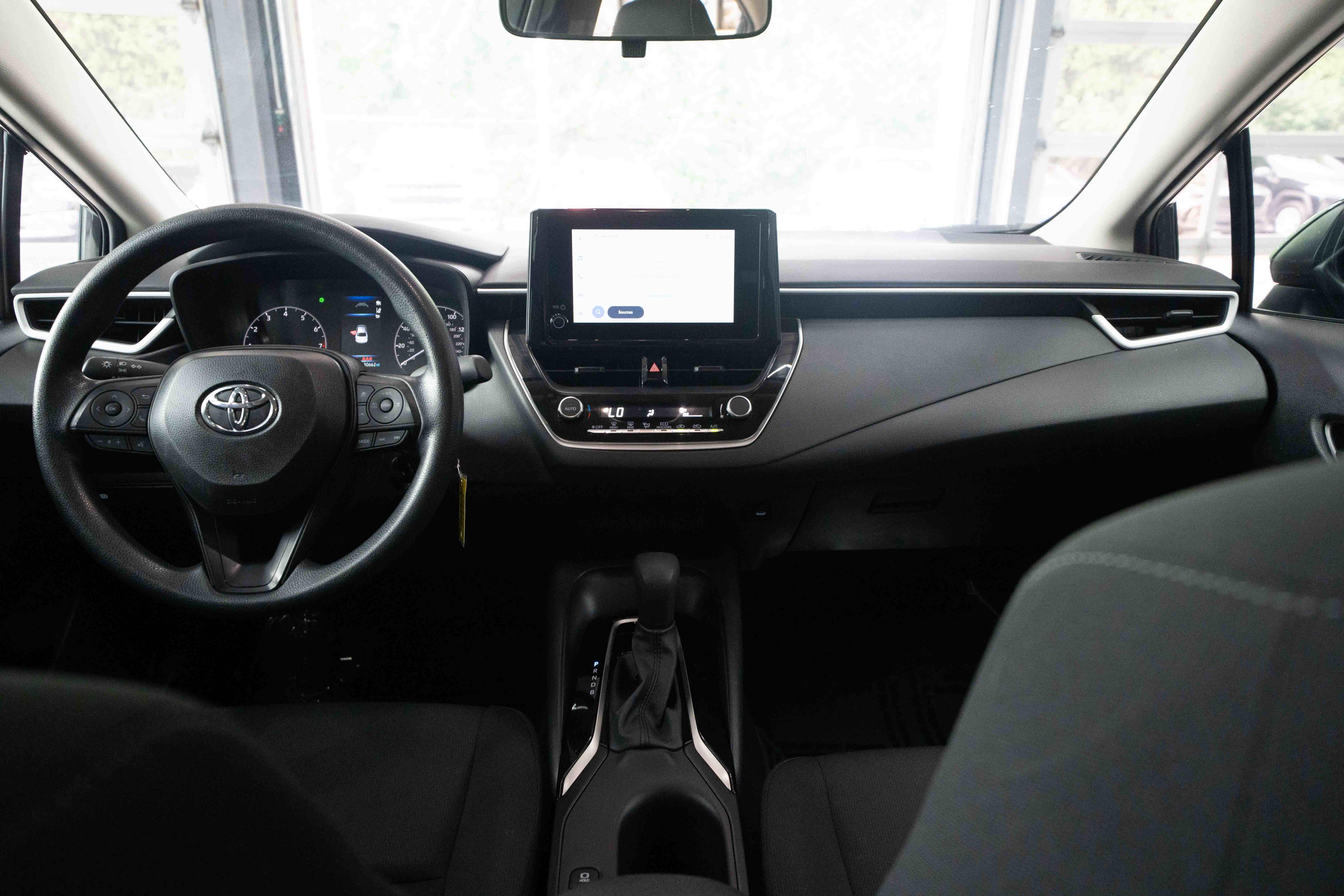 Used 2025 Toyota Corolla LE FWD image 20