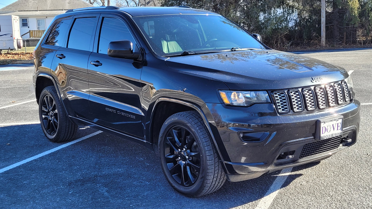 Used 2018 Jeep Grand Cherokee Altitude image 8