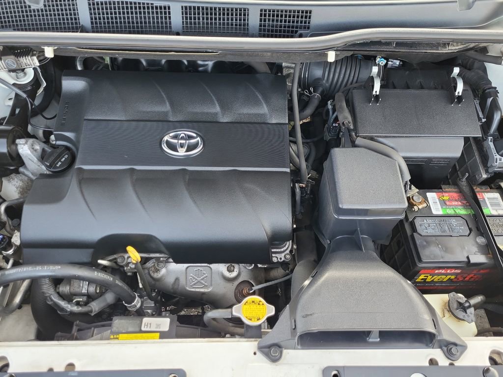 Used 2012 Toyota Sienna LE w/ Towing Pkg FWD image 21
