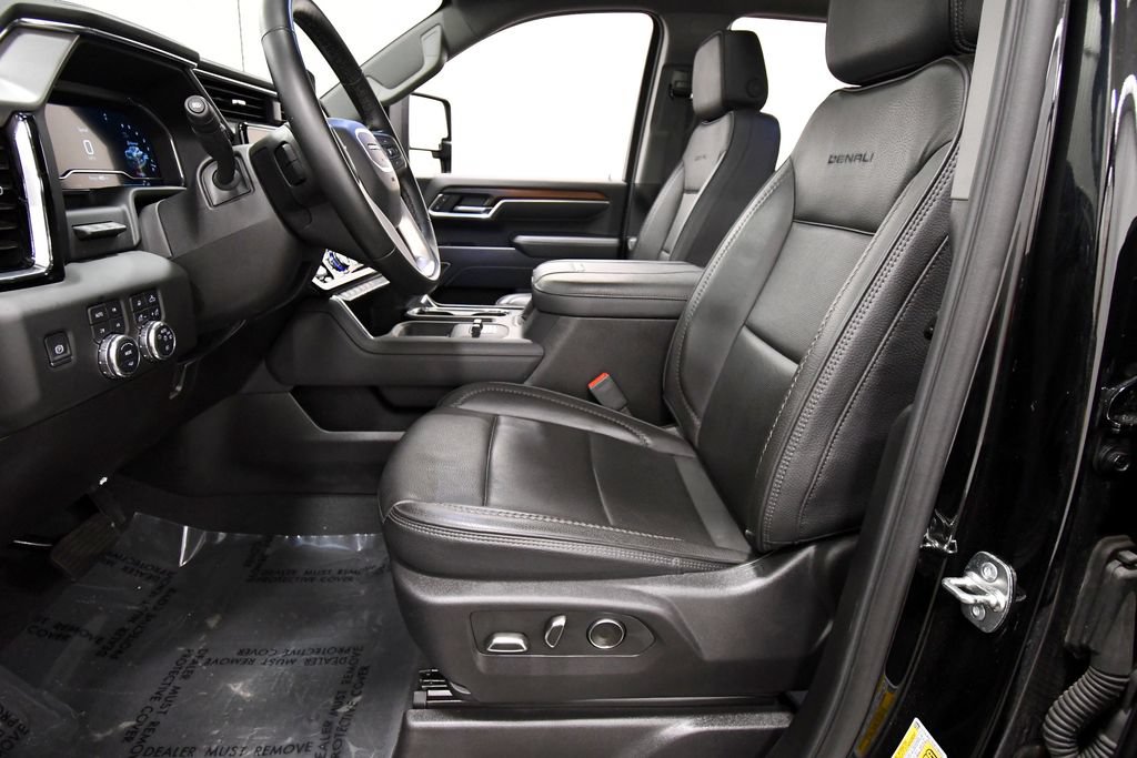 Used 2025 GMC Sierra 2500 Denali w/ Technology Package AWD/4WD image 14
