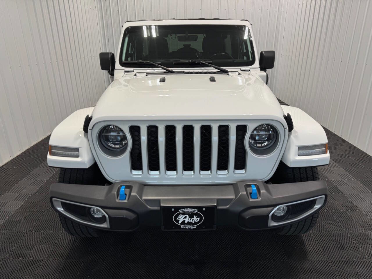 Used 2022 Jeep Wrangler Unlimited Sahara w/ Cold Weather Group image 2