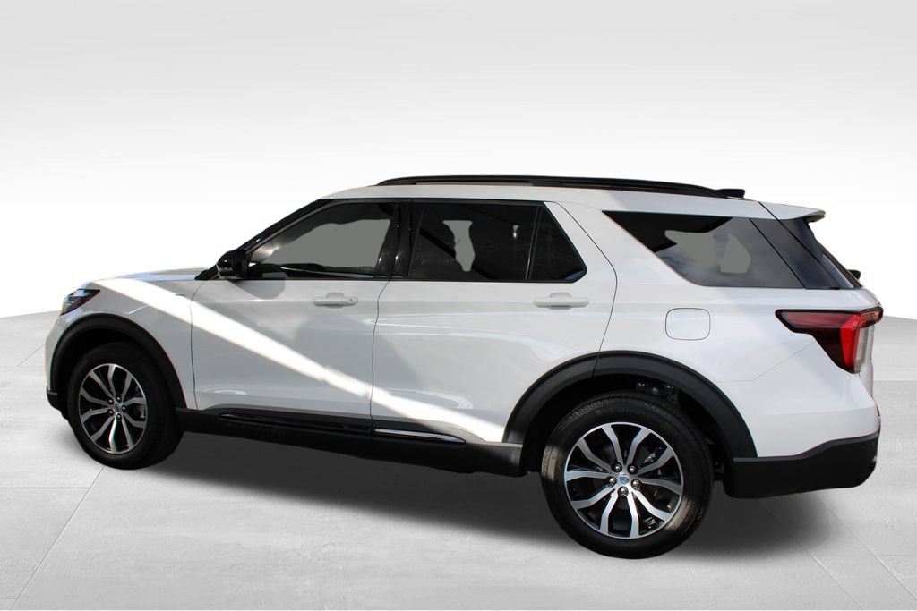 Used 2025 Ford Explorer ST-Line AWD/4WD image 12