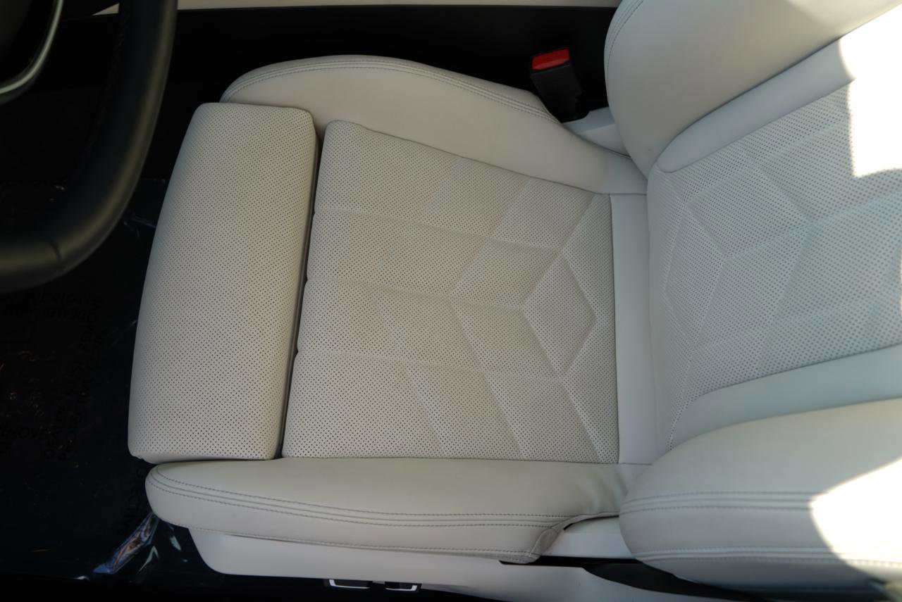 Used 2024 BMW 530i xDrive 530i xDrive Sedan w/ Convenience Package image 19