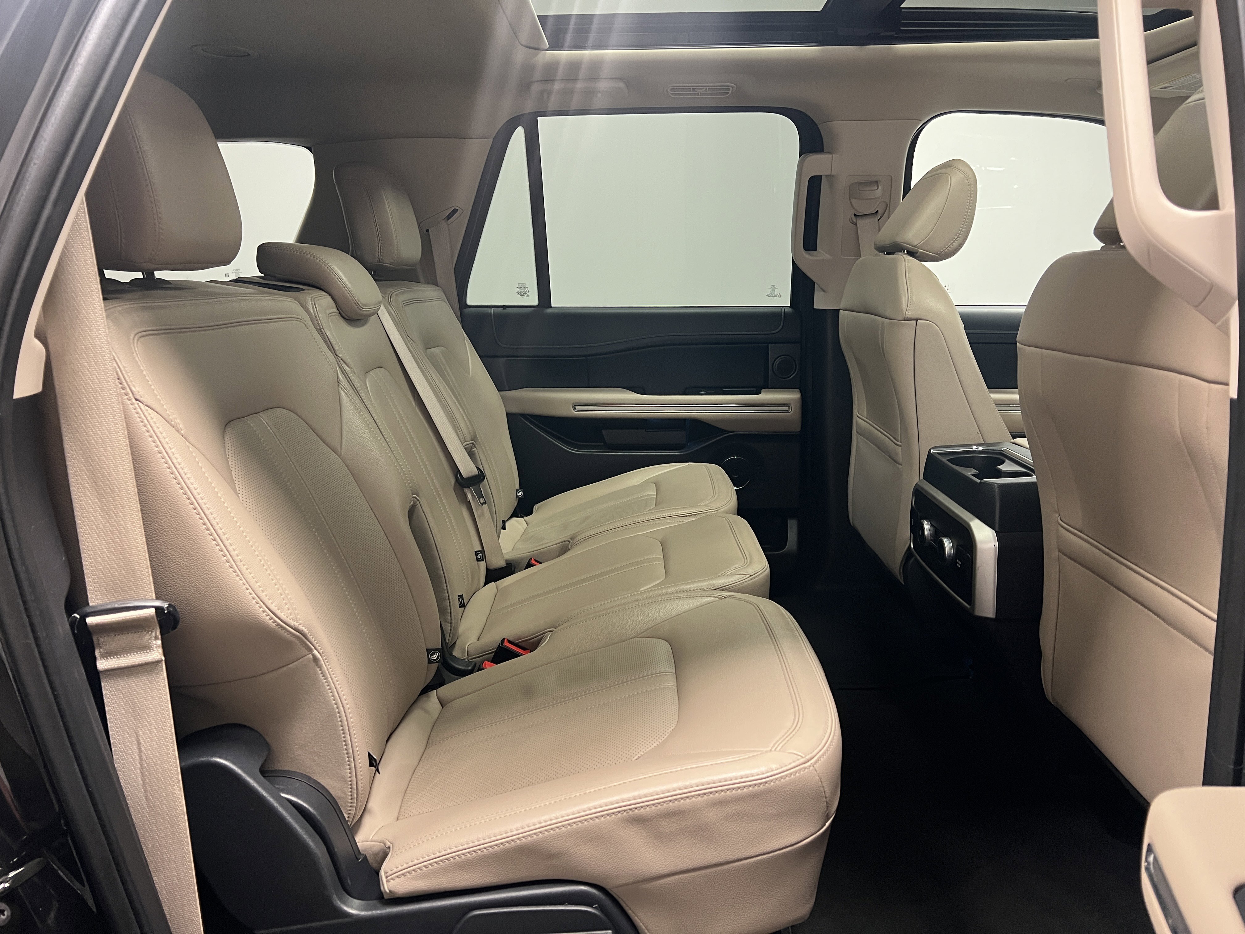 Used 2024 Ford Expedition Max Limited image 18