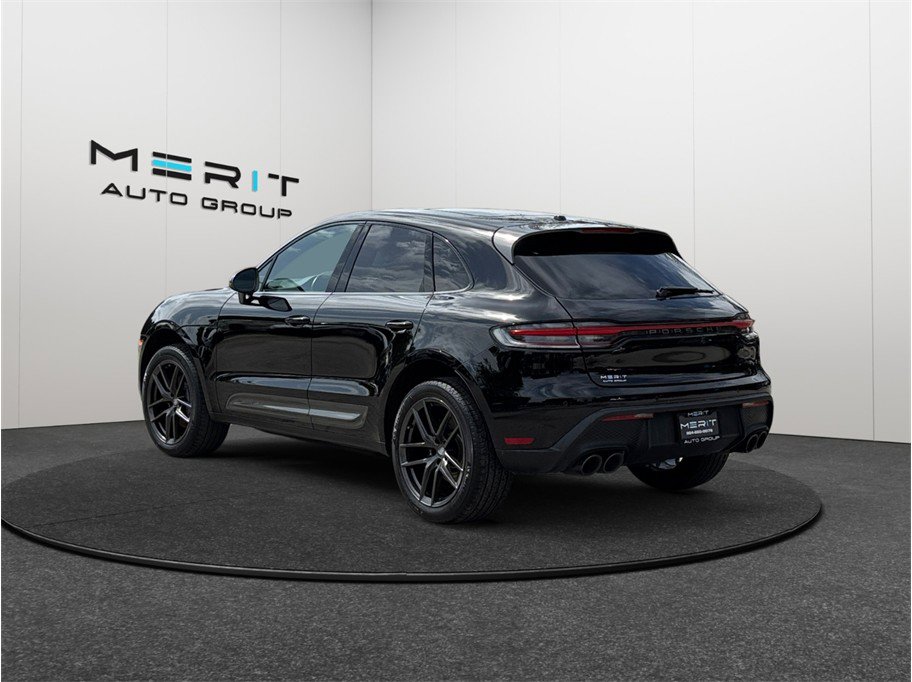 Used 2023 Porsche Macan Turbo image 7