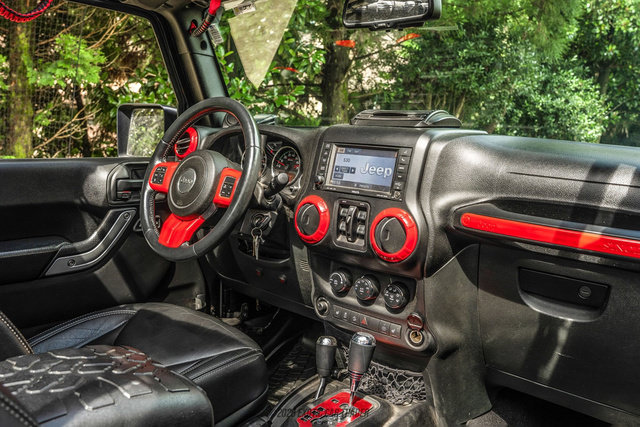Used 2014 Jeep Wrangler Unlimited Rubicon AWD/4WD image 70