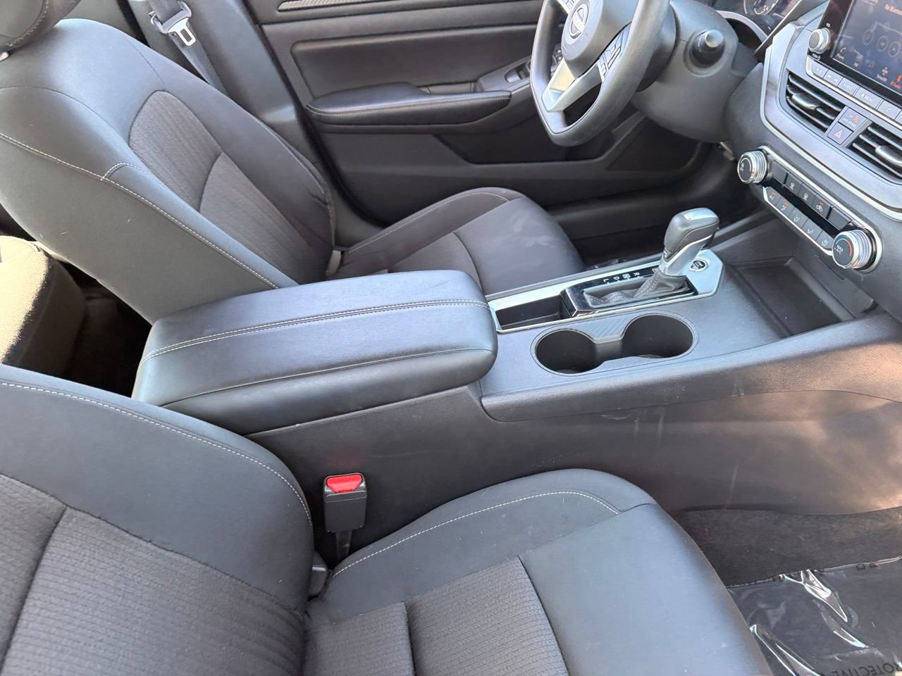 Certified 2025 Nissan Altima 2.5 SV FWD image 12