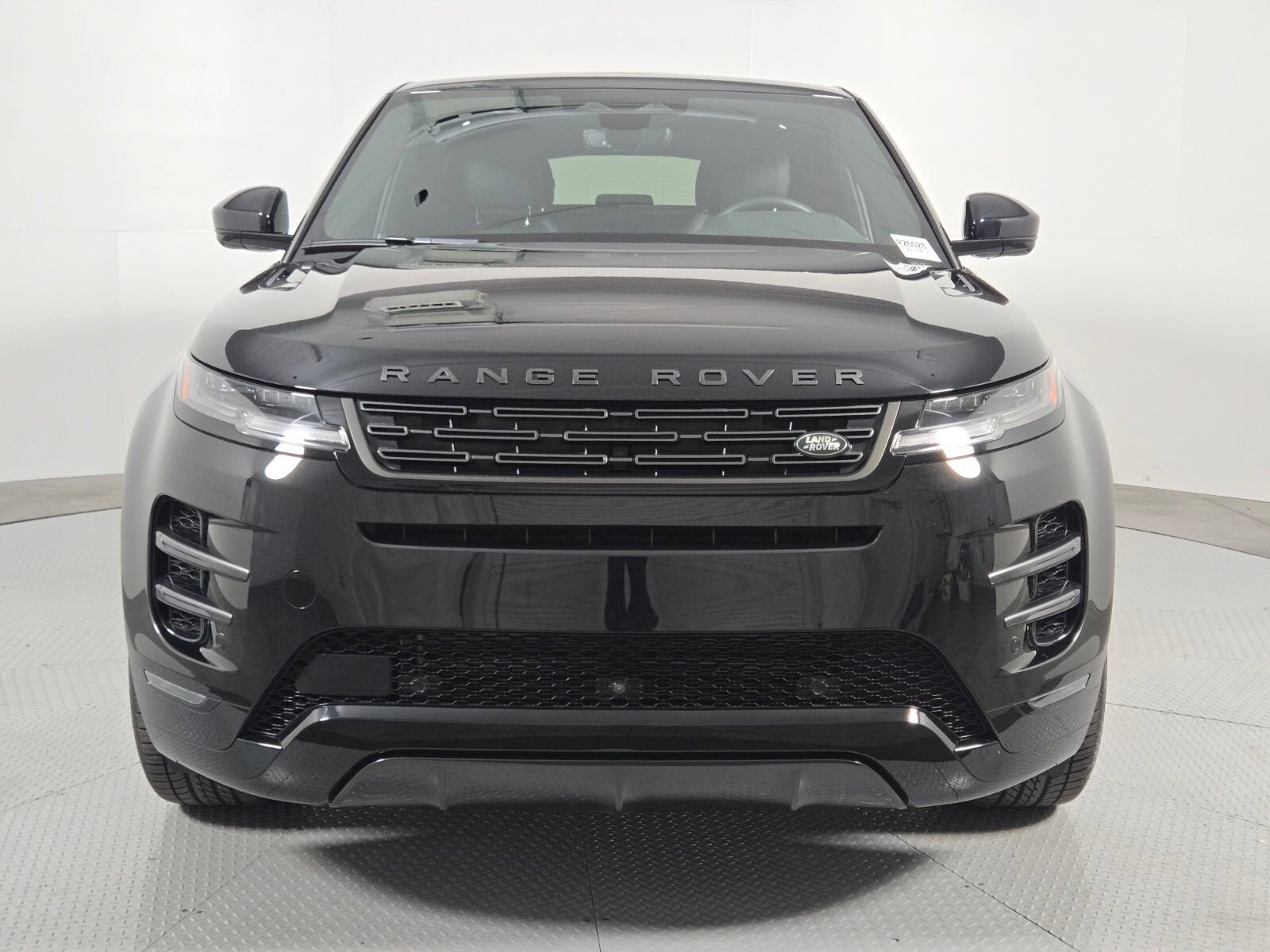 Used 2026 Land Rover Range Rover Evoque Dynamic SE AWD/4WD image 8