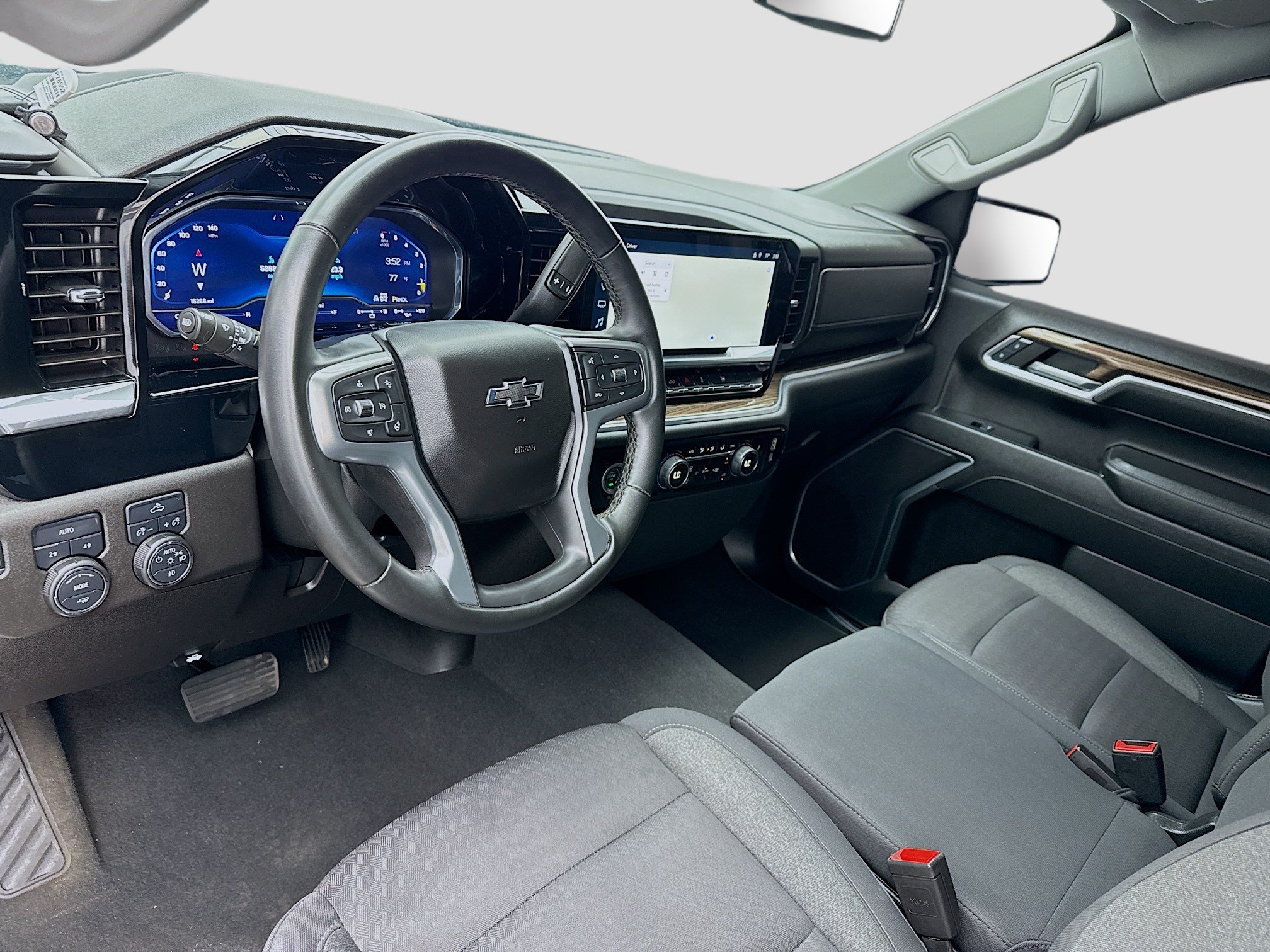 Used 2024 Chevrolet Silverado 1500 RST AWD/4WD image 7