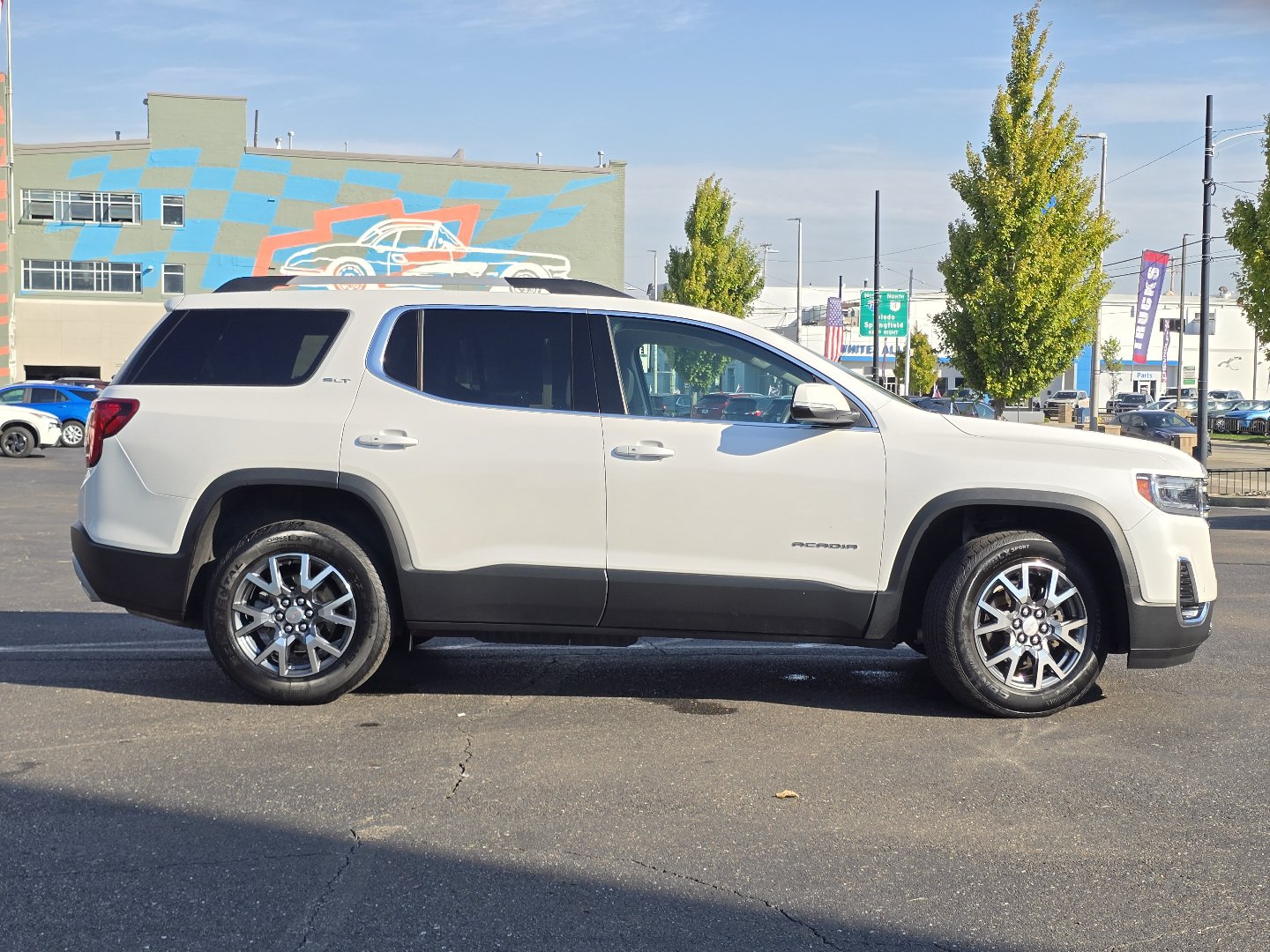 Certified 2023 GMC Acadia SLT AWD/4WD image 26