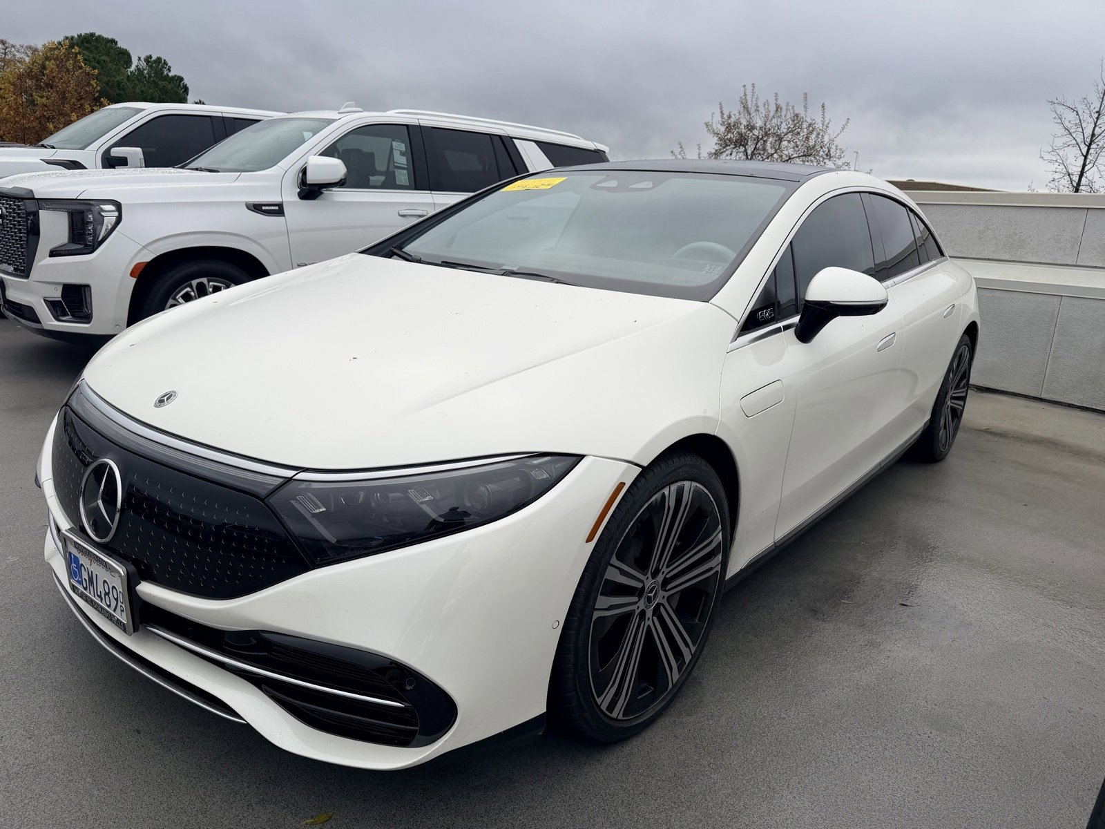 Used 2022 Mercedes-Benz EQS 450+ Sedan image 2