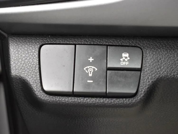 Used 2025 Toyota Camry LE image 14