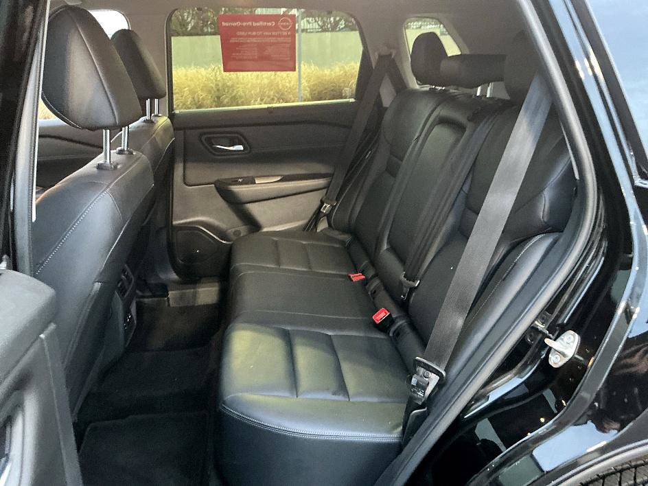 Certified 2025 Nissan Rogue SL w/ Tech Package image 24