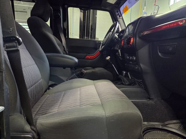 Used 2012 Jeep Wrangler Unlimited Sahara w/ Dual Top Group AWD/4WD image 7