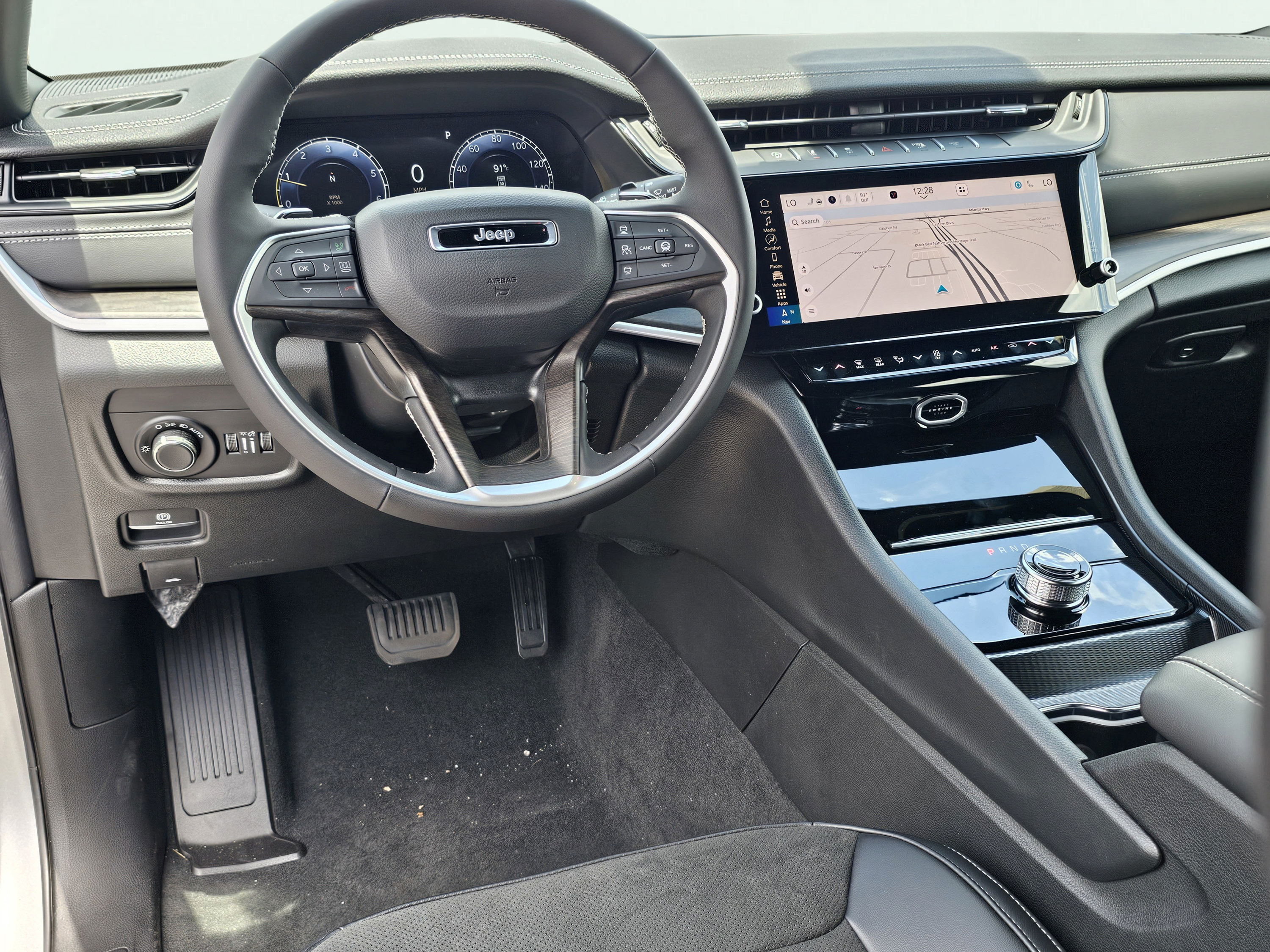 New 2026 Jeep Grand Cherokee Altitude RWD image 32