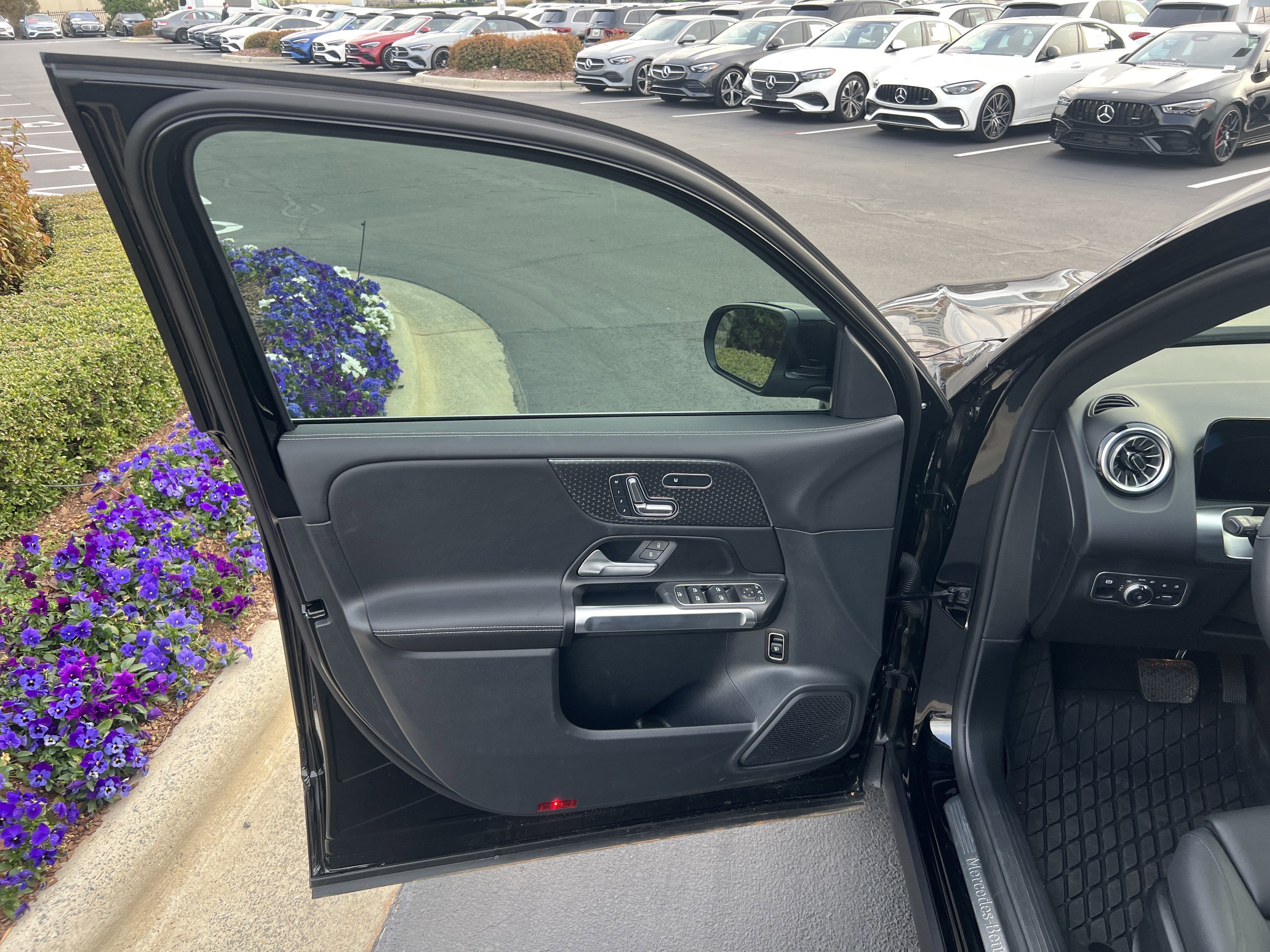 Certified 2025 Mercedes-Benz GLB 250 image 14