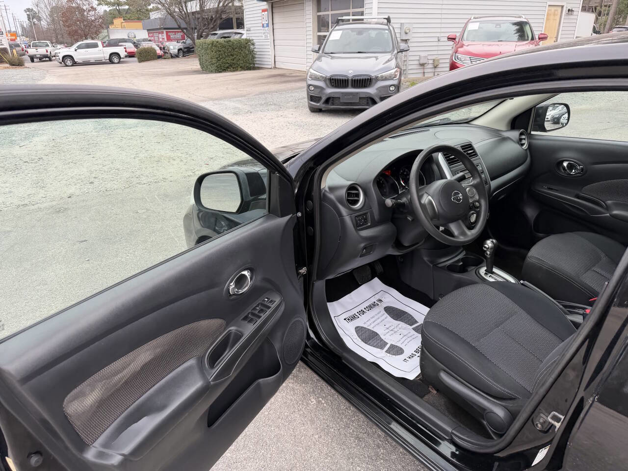 Used 2014 Nissan Versa SV image 11