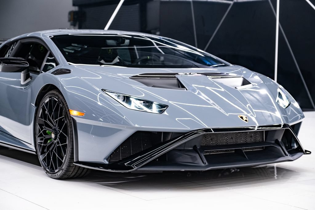 Used 2023 Lamborghini Huracan STO RWD image 6