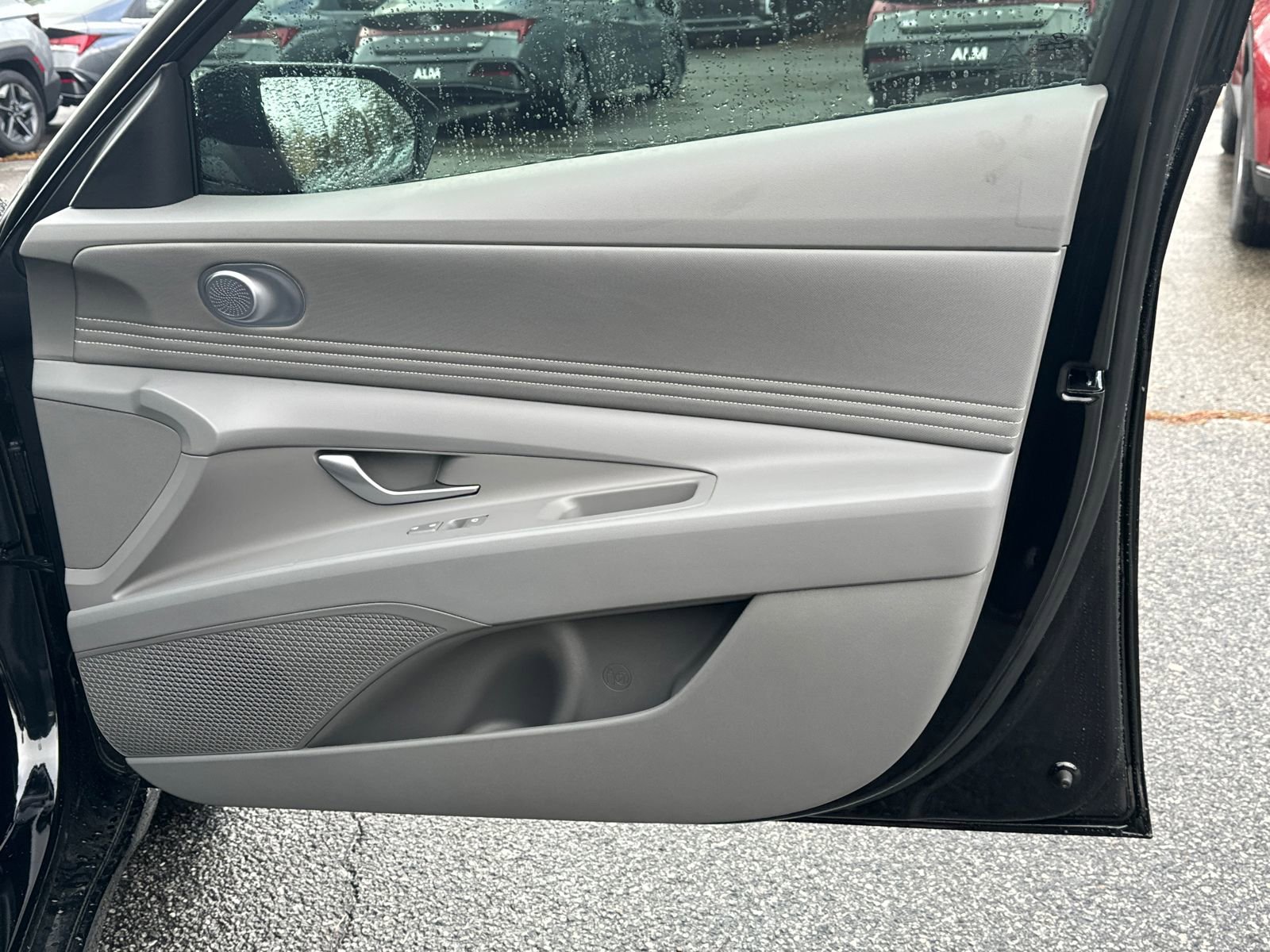 Used 2025 Hyundai Elantra SEL FWD image 14