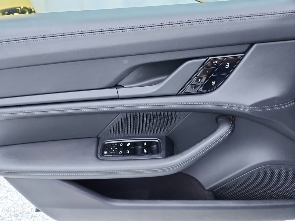 Used 2021 Porsche Taycan Turbo image 26