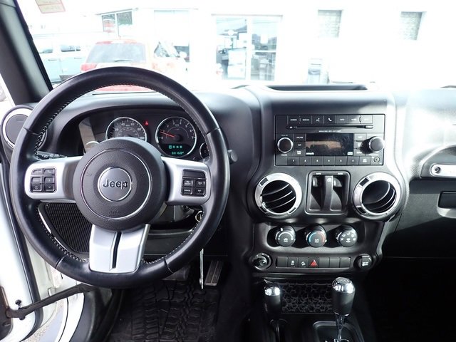 Used 2015 Jeep Wrangler Sport image 17