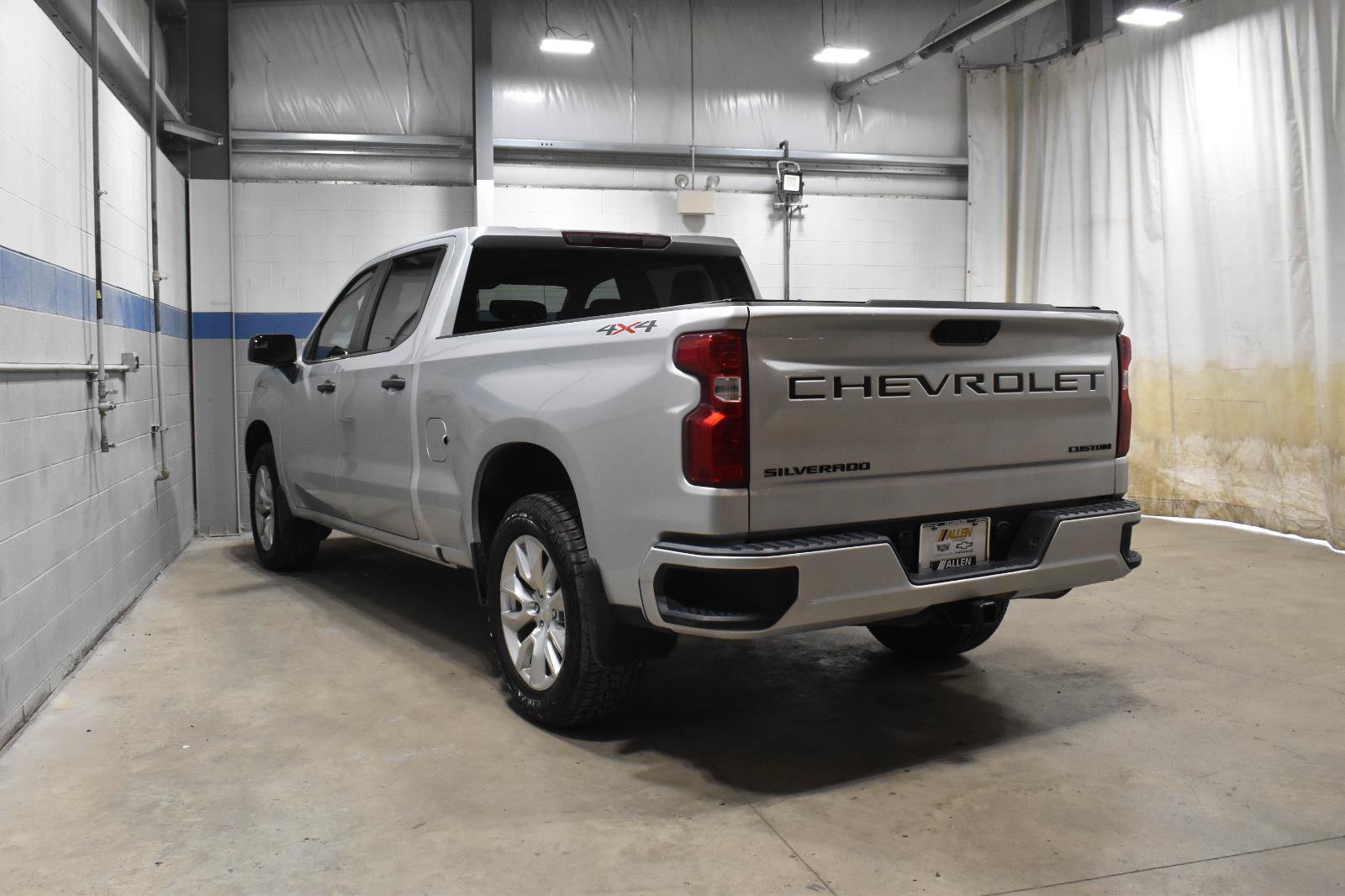 Used 2022 Chevrolet Silverado 1500 Custom w/ LPO, Dark Essentials Package AWD/4WD image 22