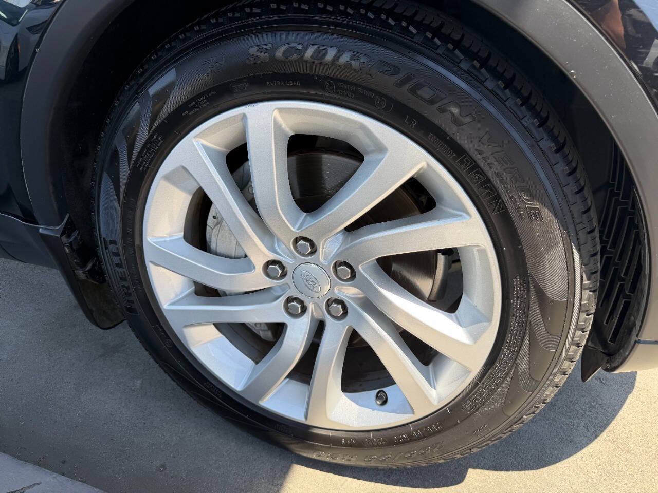 Used 2020 Land Rover Discovery HSE AWD/4WD image 30