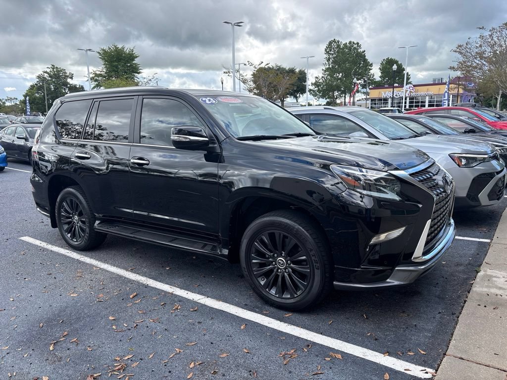 Used 2023 Lexus GX 460 Premium w/ Accessory Package AWD/4WD image 2