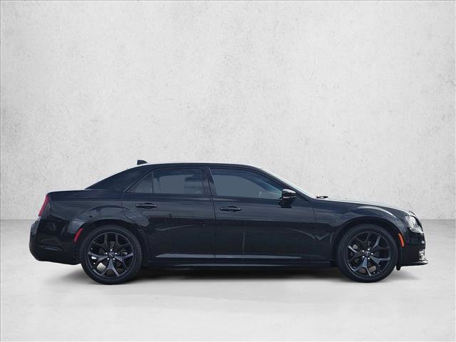 Used 2022 Chrysler 300 Touring L image 4