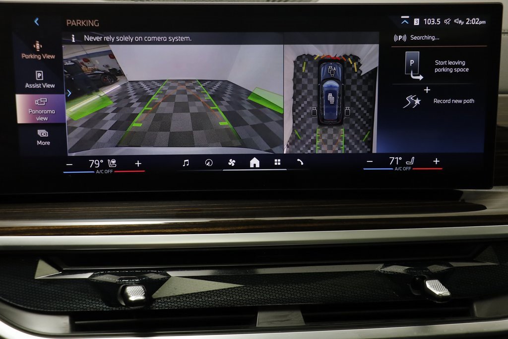 Certified 2025 BMW X7 xDrive40i w/ Premium Package image 11