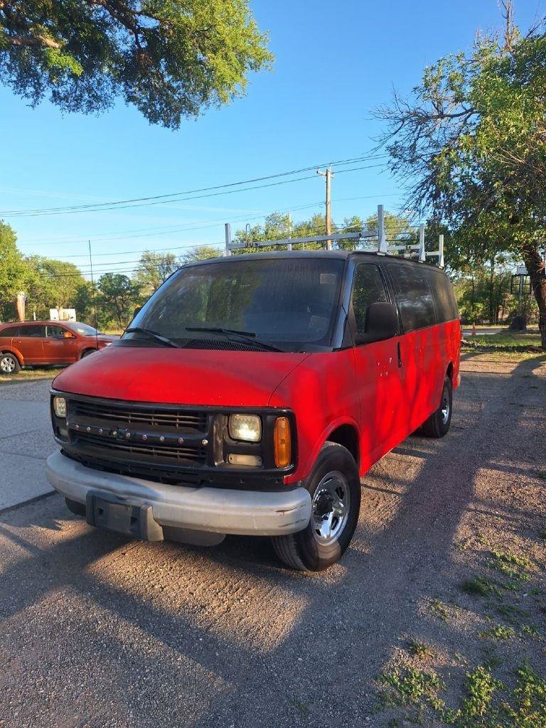 Used 2002 Chevrolet Express 3500 RWD image 3