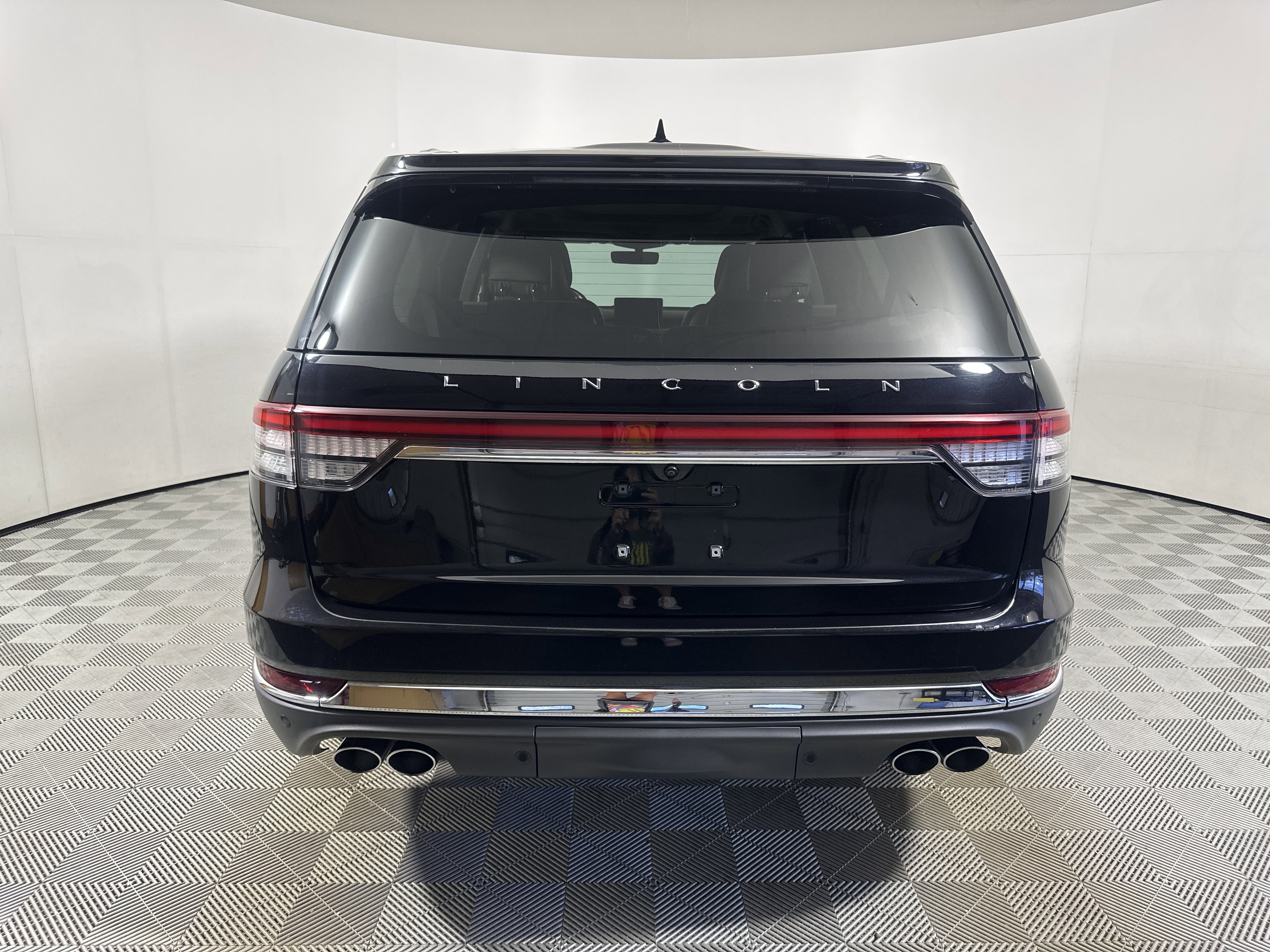 Used 2020 Lincoln Aviator Reserve w/ Equipment Group 202A image 6