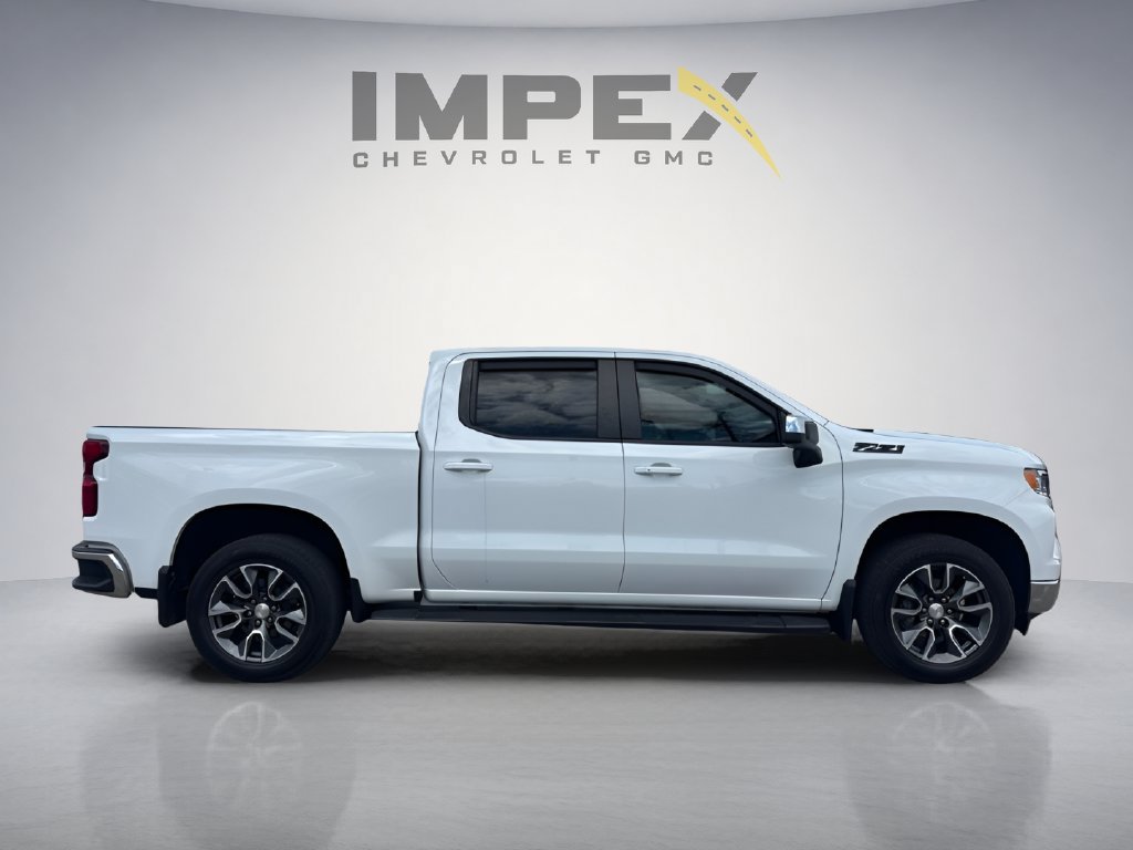 Used 2024 Chevrolet Silverado 1500 LT AWD/4WD image 17