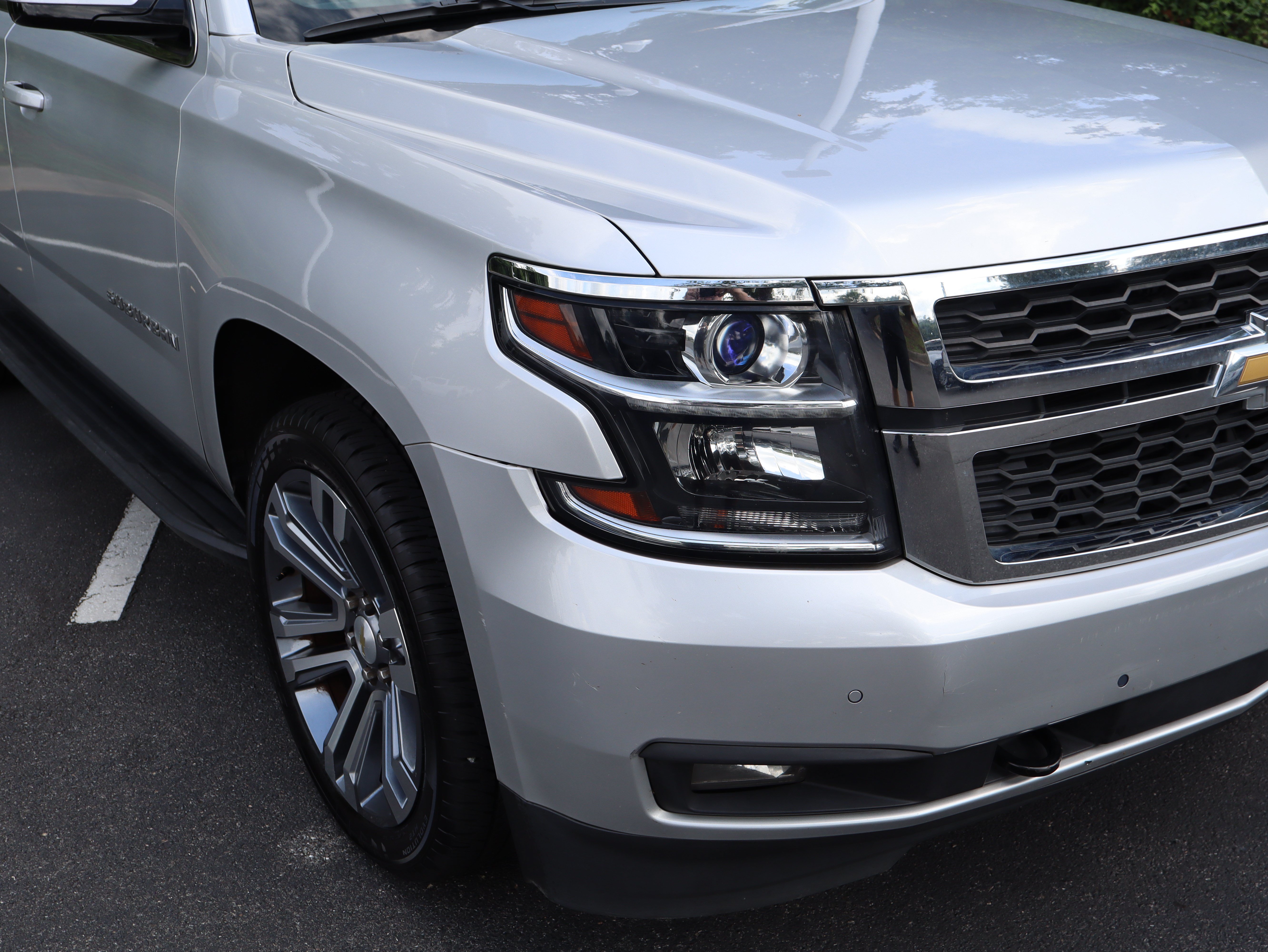 Used 2017 Chevrolet Suburban LT w/ Luxury Package RWD image 54