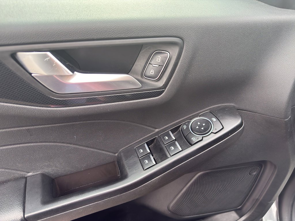 Used 2025 Ford Escape ST-Line Select image 9