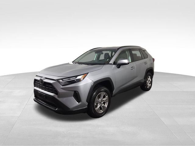 Used 2025 Toyota RAV4 XLE image 2