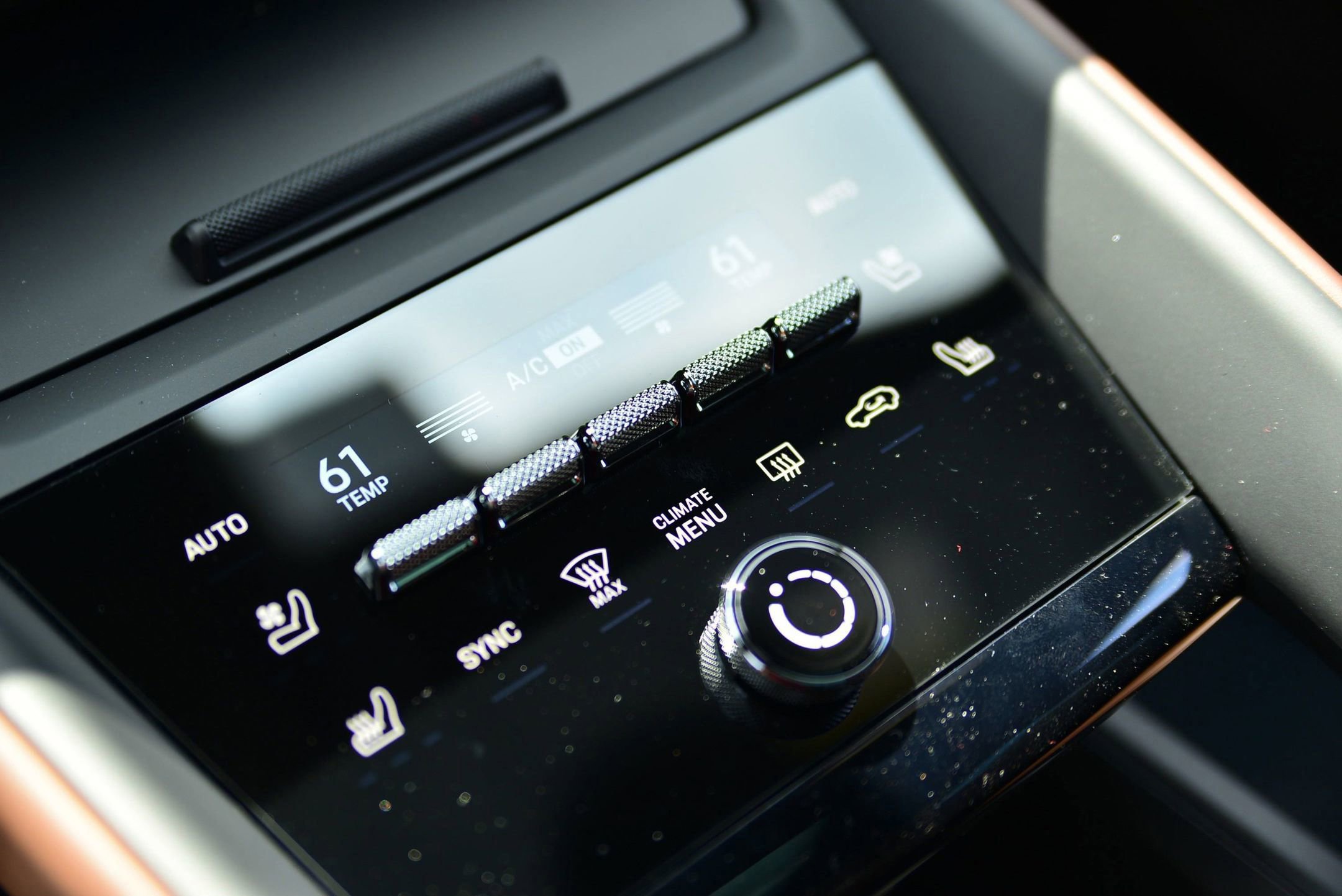 New 2025 Porsche Macan 4 Electric image 17