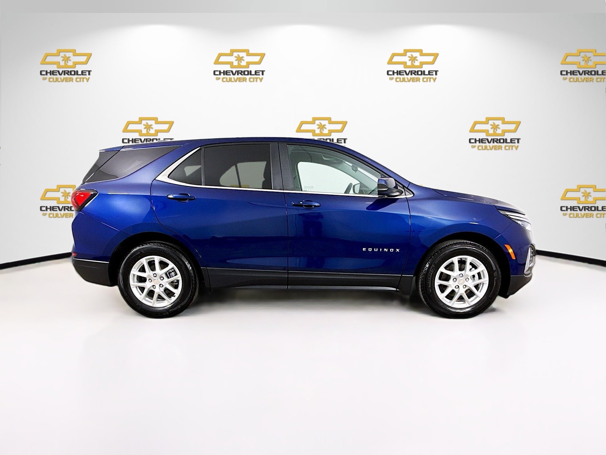 Used 2023 Chevrolet Equinox LT FWD image 8