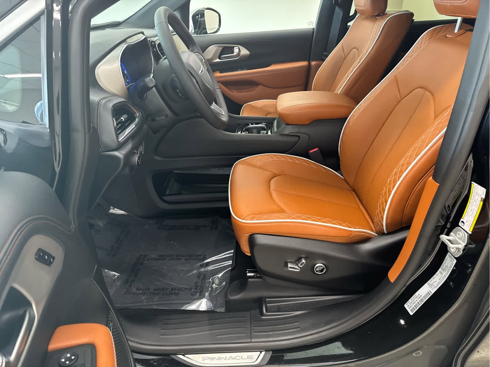 New 2026 Chrysler Pacifica Pinnacle FWD image 14