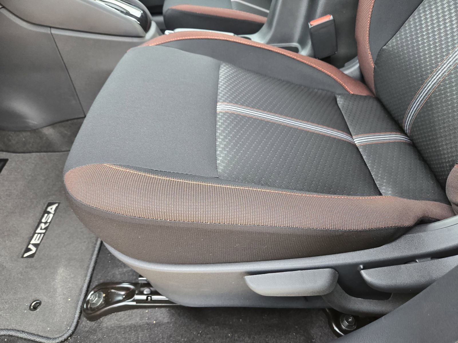 New 2025 Nissan Versa SR image 22