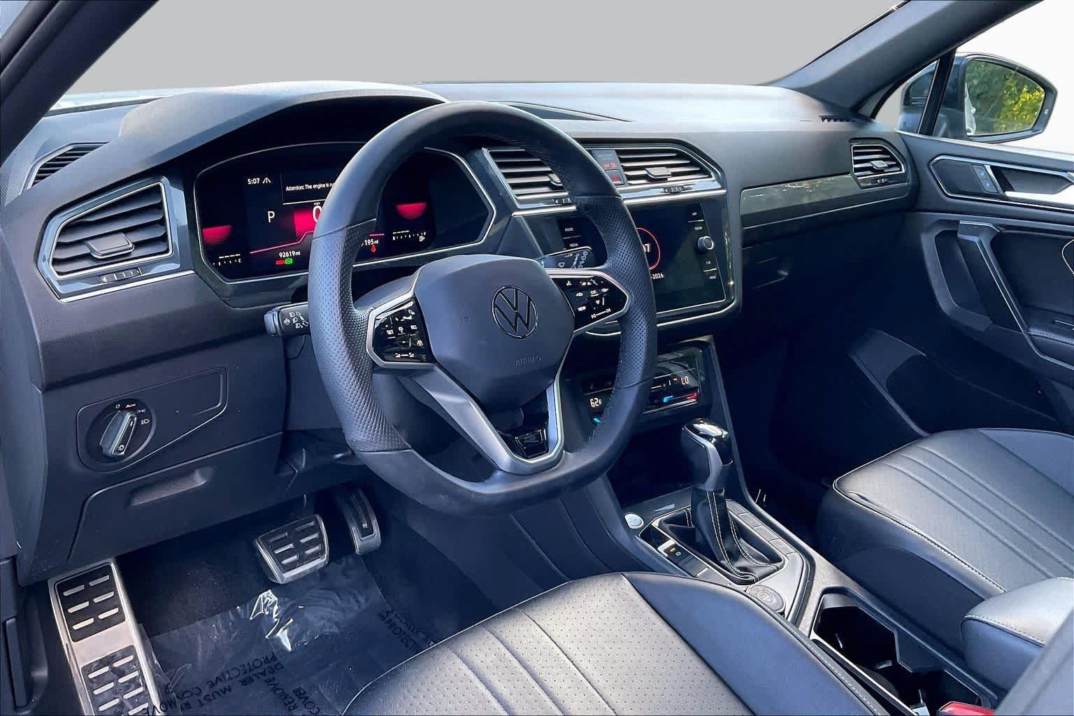 Used 2022 Volkswagen Tiguan SE R-Line AWD/4WD image 17