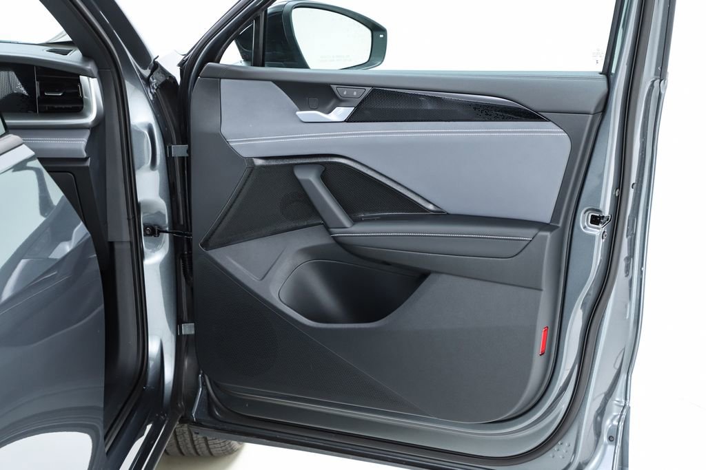 New 2026 Volkswagen Tiguan SE R-Line image 71