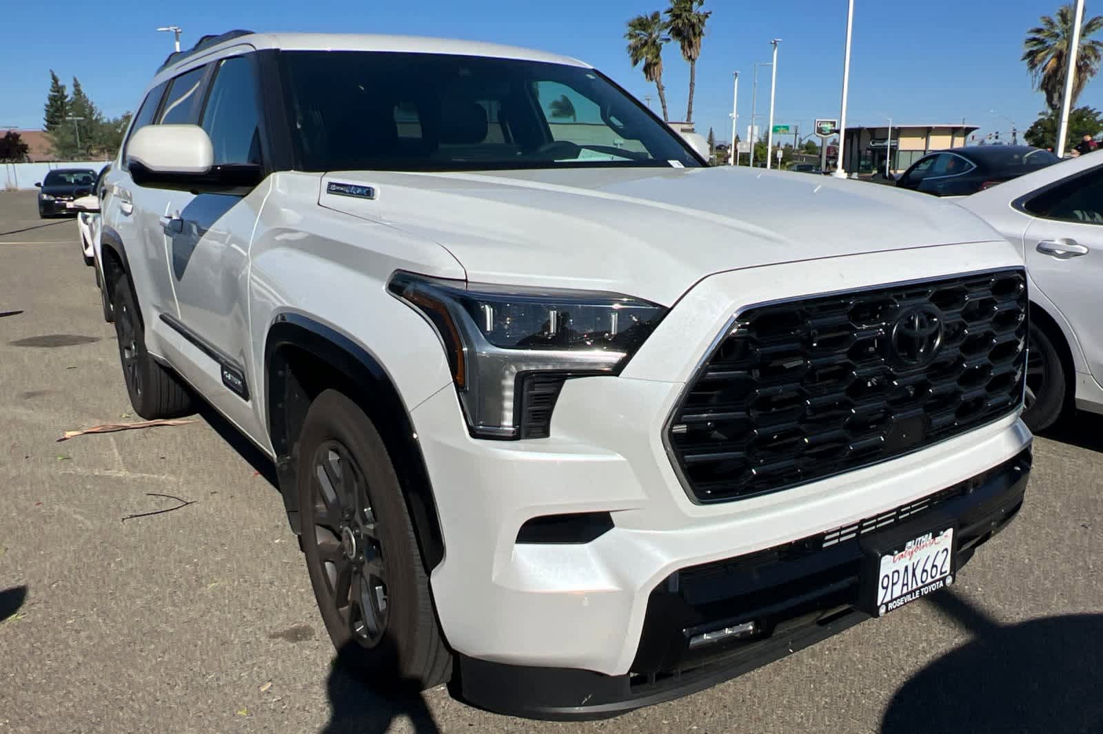 Used 2024 Toyota Sequoia Platinum AWD/4WD image 3