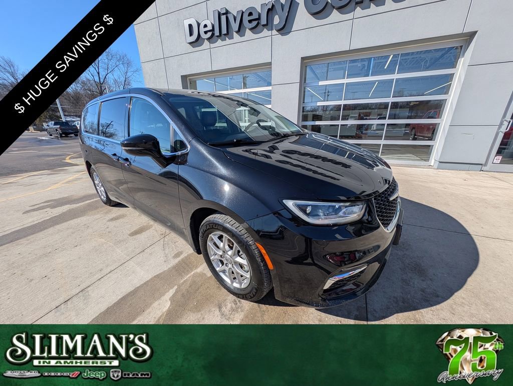 Used 2024 Chrysler Pacifica Touring-L