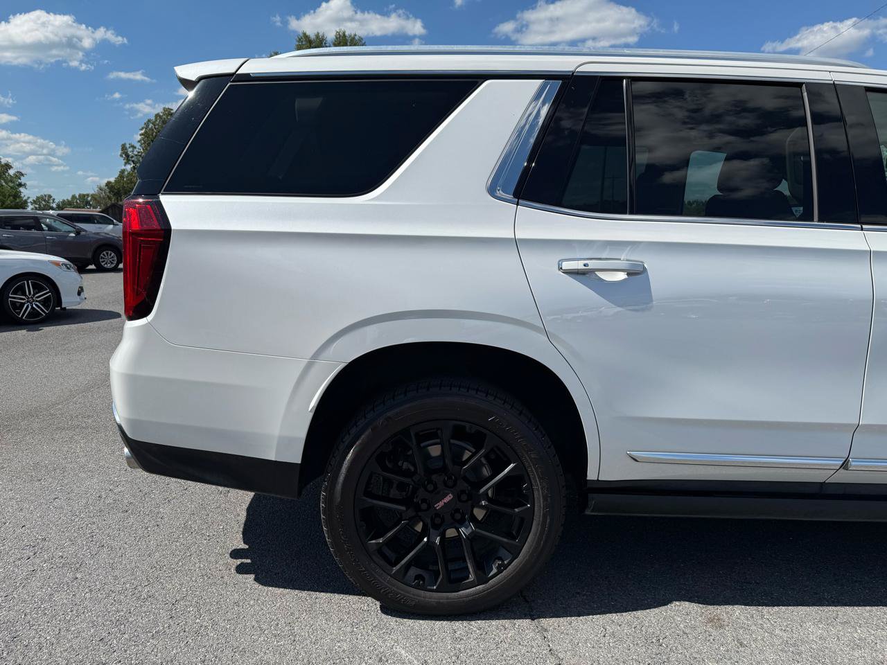 Used 2023 GMC Yukon Denali RWD image 54