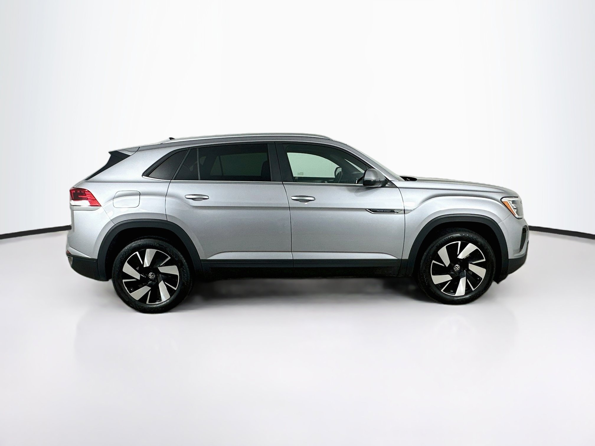 Used 2025 Volkswagen Atlas Cross Sport SE AWD/4WD image 10
