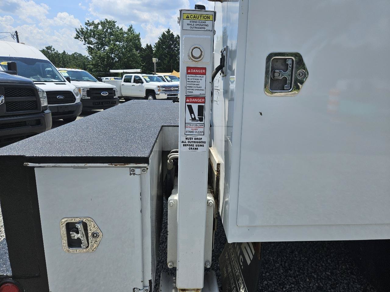 Used 2022 Ford F650 2WD Regular Cab Super Duty image 37